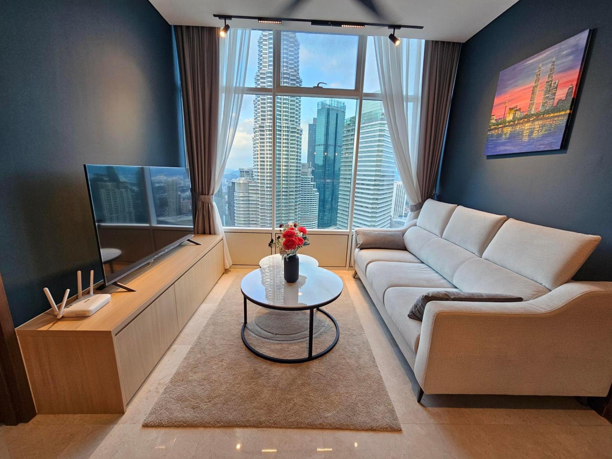 Sky Klcc Level 58, 600mbps Wifi - 2r 1bb * Kuala Lumpur
